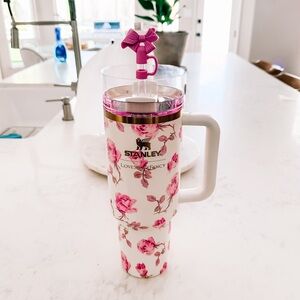 Stanley x Love Shack Fancy— 40oz Quencher 40 oz Ribbon Rosa Limited Edition